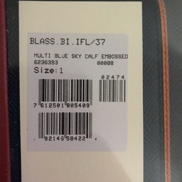 Bally Switzerland luxury & chic  beautiful leather zip wallet NIB$695 - Picture 4 of 11